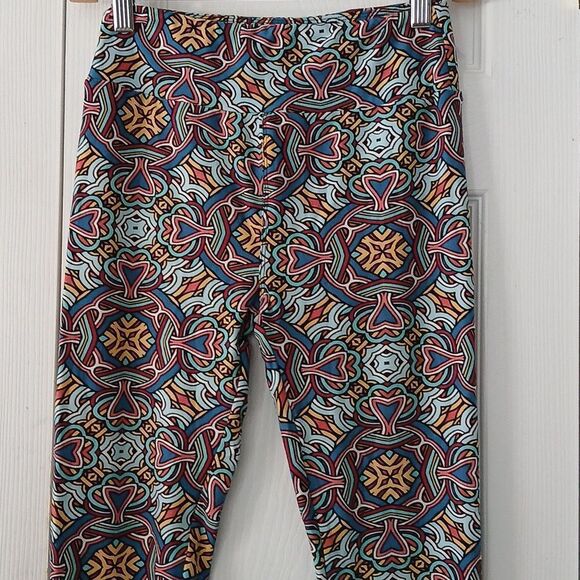 Lularoe blue celtic knot buttery soft leggings Sz One Size - Picture 3 of 6